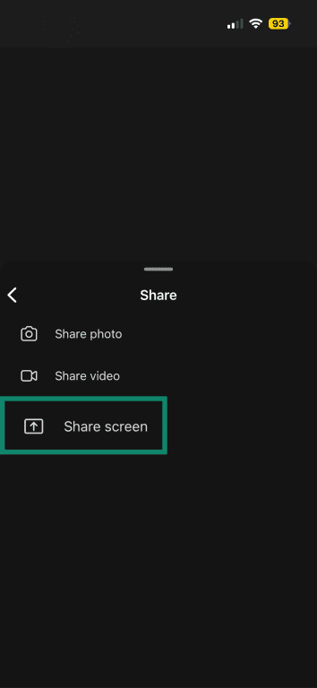 Share screen option in the Teams mobile app